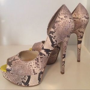 Steve Madden “anxiety” pumps snake skin